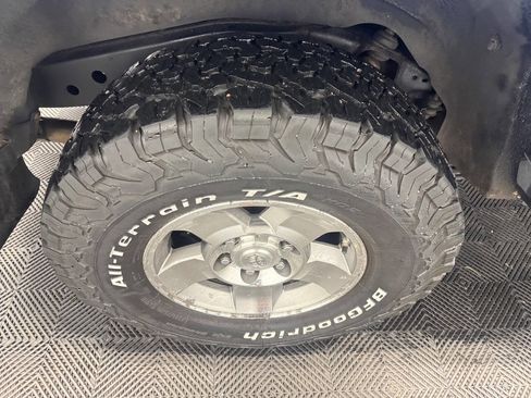 Used 2008 Toyota FJ Cruiser 4WD image 38