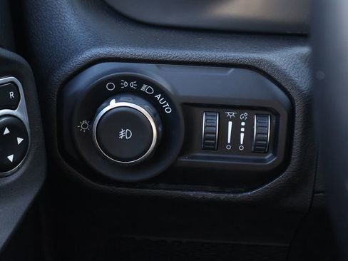 Used 2019 Jeep Wrangler Unlimited Sport S image 35