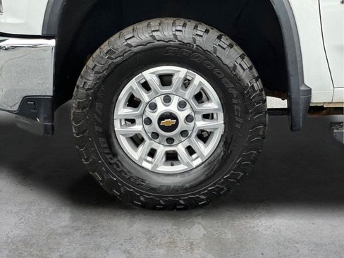 Used 2022 Chevrolet Silverado 2500 LT AWD/4WD image 23