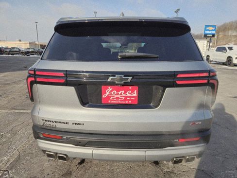 Used 2025 Chevrolet Traverse Z71 image 4