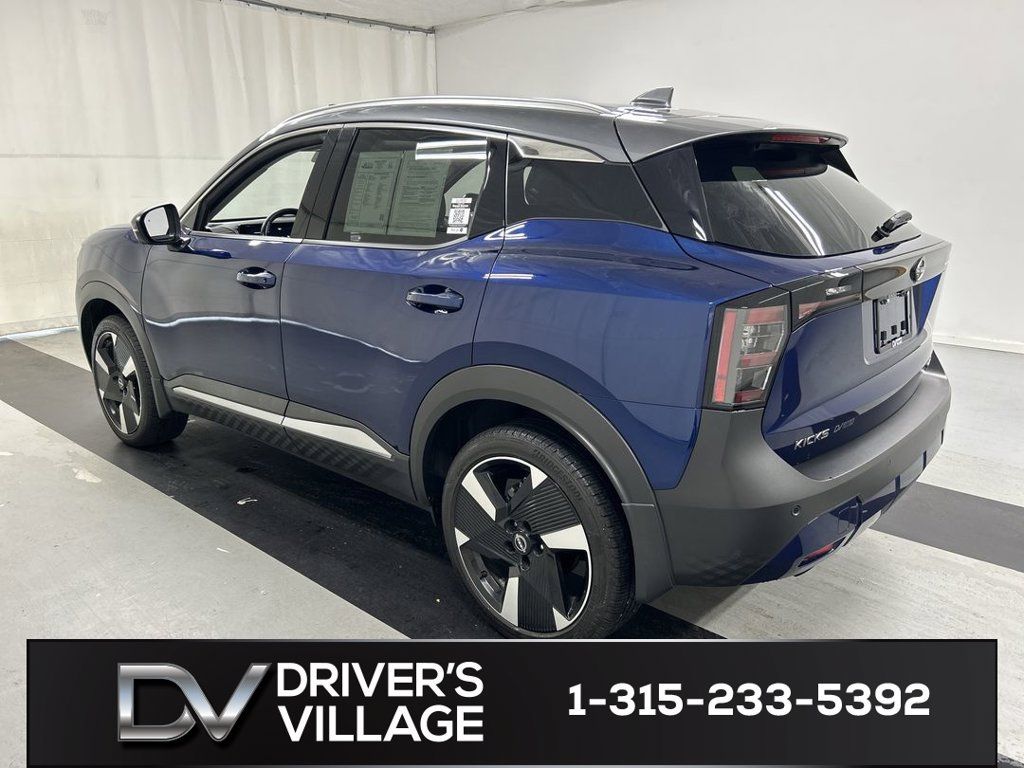 Used 2025 Nissan Kicks SR w/ SR Premium Package AWD/4WD image 7