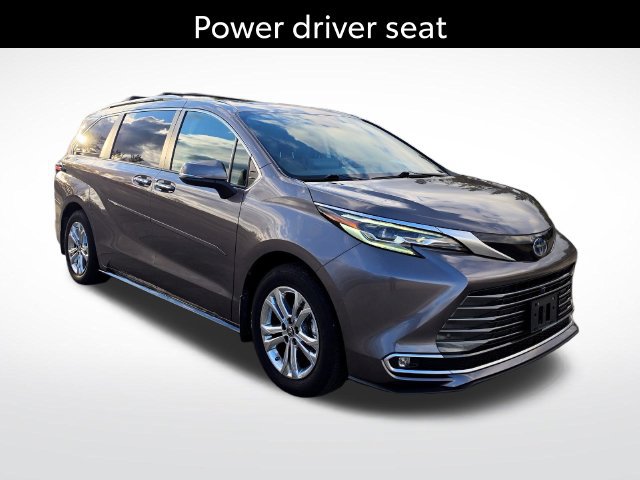 Used 2024 Toyota Sienna Platinum AWD/4WD image 9