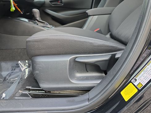 Used 2024 Toyota Corolla LE image 28