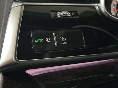 Used 2025 Audi Q8 Premium Plus w/ Premium Plus Package image 20