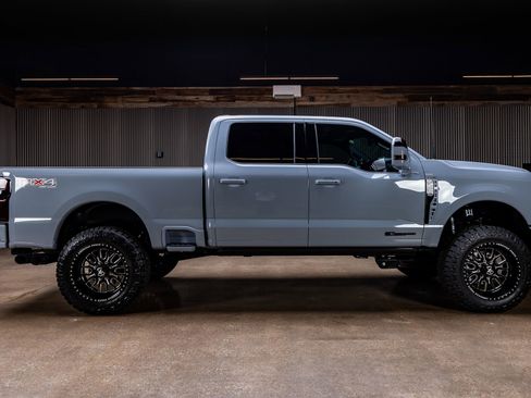 Used 2026 Ford F250 Platinum image 11