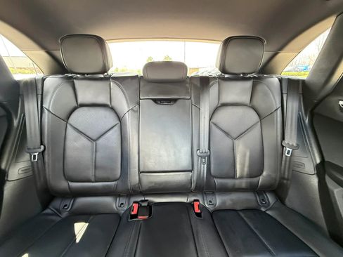 Used 2018 Porsche Macan Sport Edition image 46