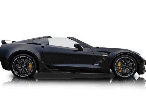 Used 2016 Chevrolet Corvette Z06 w/ 3LZ Preferred Equipment Group RWD image 2