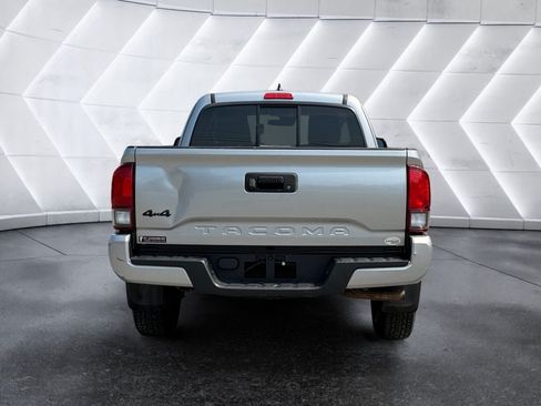 Used 2019 Toyota Tacoma SR w/ SX Package AWD/4WD image 5
