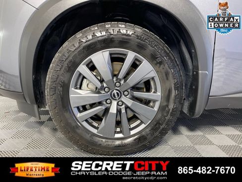Used 2024 Nissan Pathfinder SV w/ SV Premium Package AWD/4WD image 9