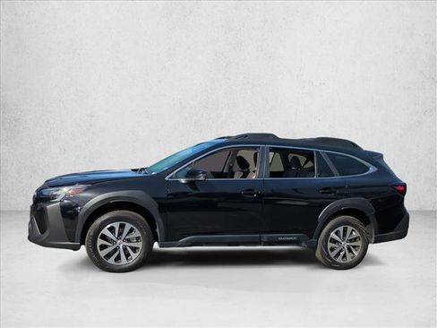 Used 2023 Subaru Outback Premium image 8