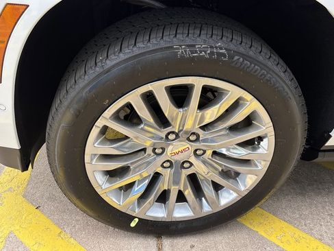 New 2026 GMC Yukon Denali w/ Sun & Power Step Package image 13