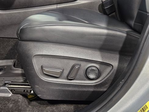 Certified 2025 Toyota Highlander XLE image 23