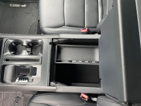 Used 2025 Ford F150 Lariat w/ Equipment Group 501A Mid image 21