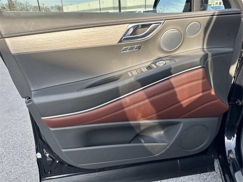 Used 2025 Genesis GV80 3.5T Prestige image 17