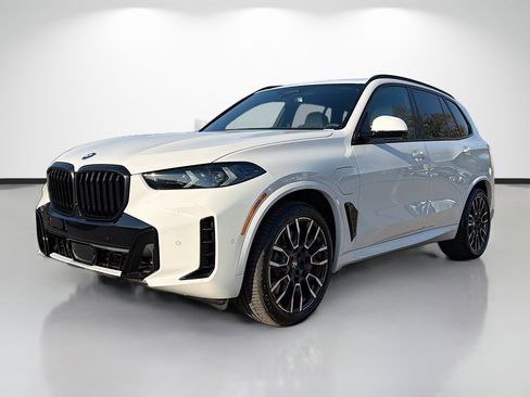 New 2026 BMW X5 xDrive50e image 7