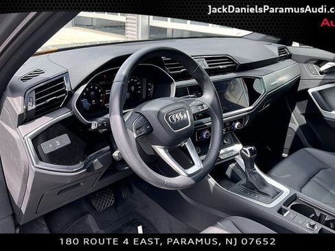 Used 2023 Audi Q3 2.0T Premium w/ Convenience Package AWD/4WD image 11