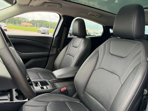 Used 2025 Ford Mustang Mach-E Premium AWD/4WD image 18