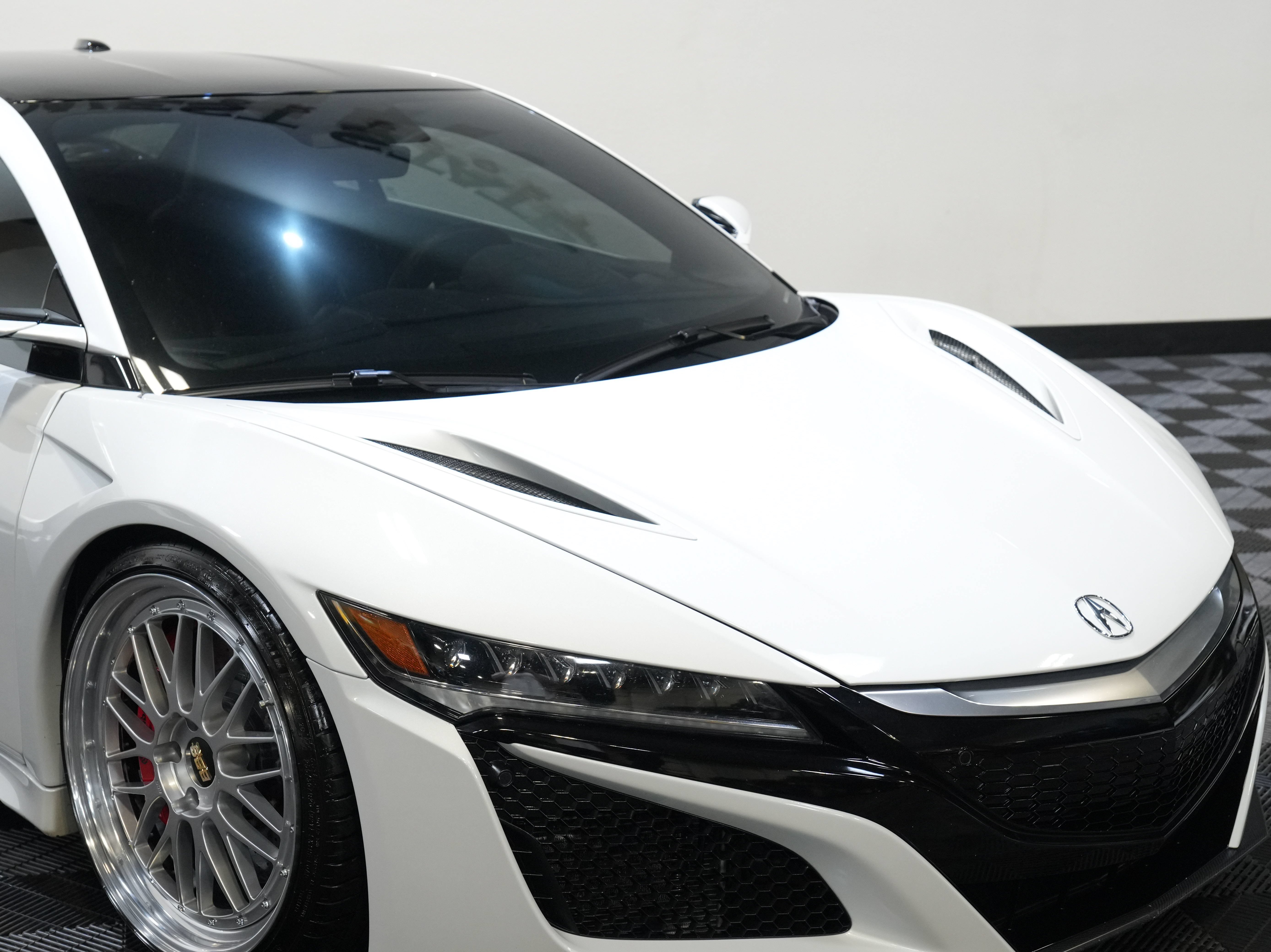 Used 2017 Acura NSX AWD/4WD image 12