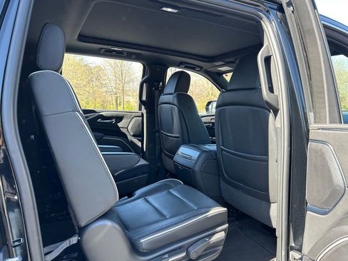 Used 2024 Cadillac Escalade ESV Premium Luxury image 52