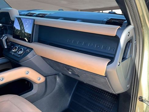 Certified 2025 Land Rover Defender 110 X-Dynamic SE image 16