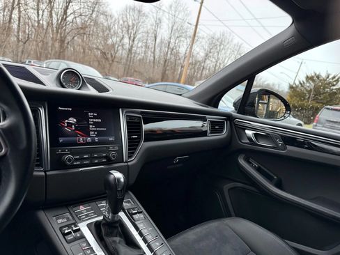 Used 2018 Porsche Macan Sport Edition image 10