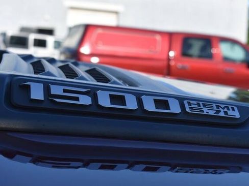 Used 2019 RAM 1500 Laramie w/ Sport Appearance Package AWD/4WD image 17
