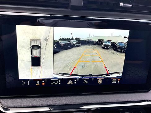 Used 2025 GMC Sierra 2500 AT4 w/ AT4 Premium Plus Package AWD/4WD image 27