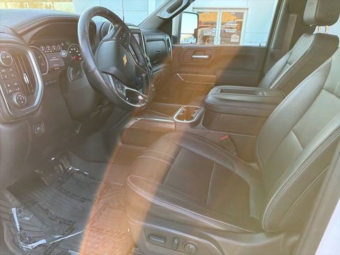 Used 2022 Chevrolet Silverado 2500 High Country w/ LPO, Hitch Package image 12