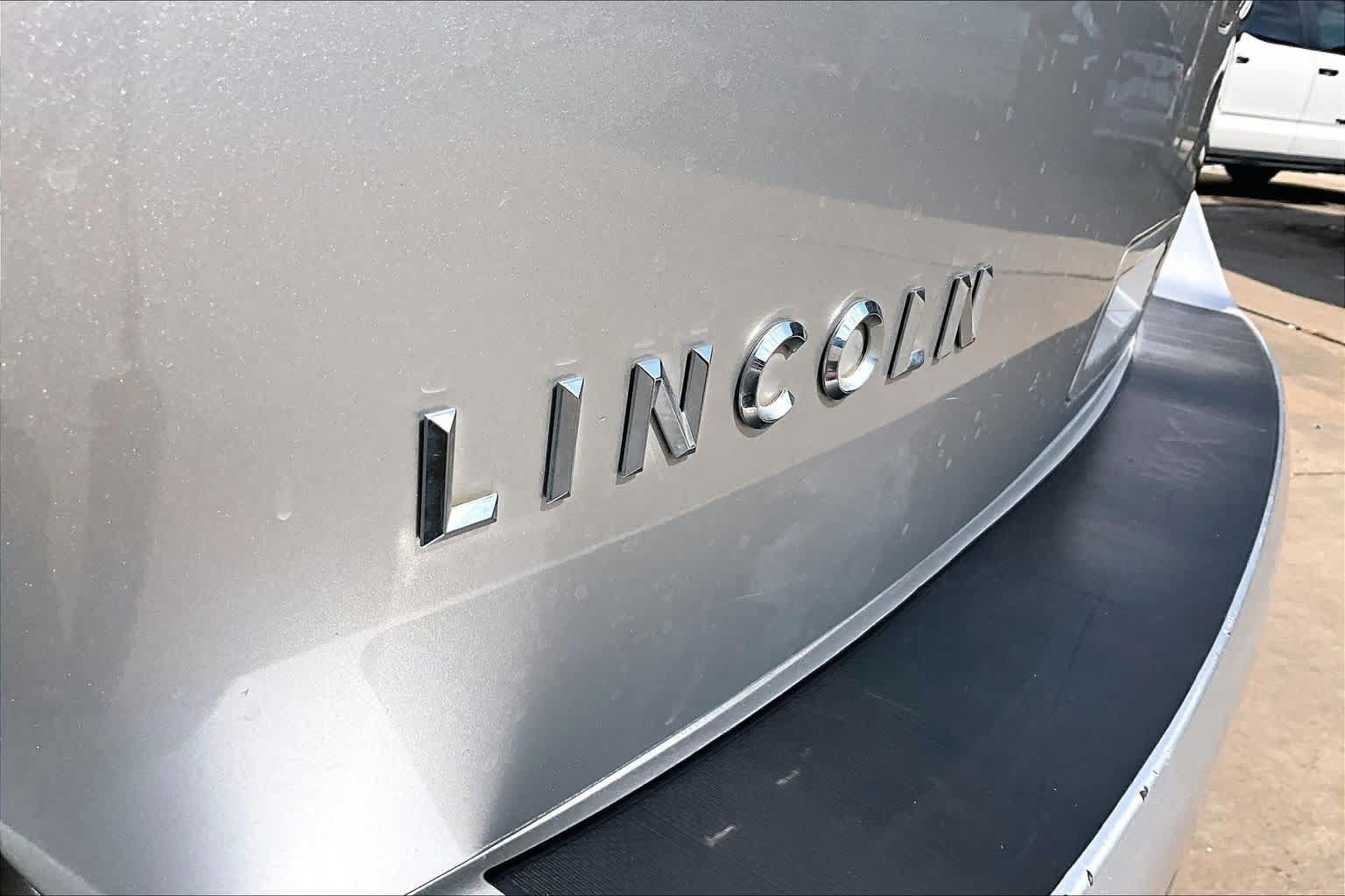 Used 2011 Lincoln MKX 2WD w/ 102A Rapid Spec Order Code image 30