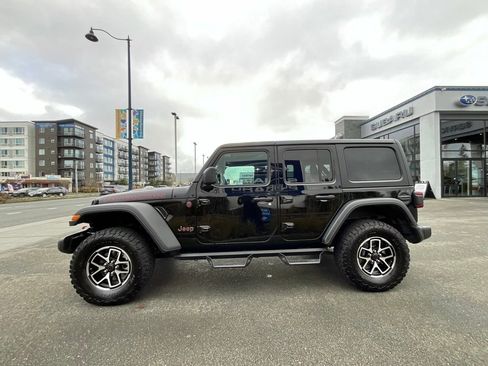 Used 2024 Jeep Wrangler Unlimited Rubicon w/ Technology Group image 6