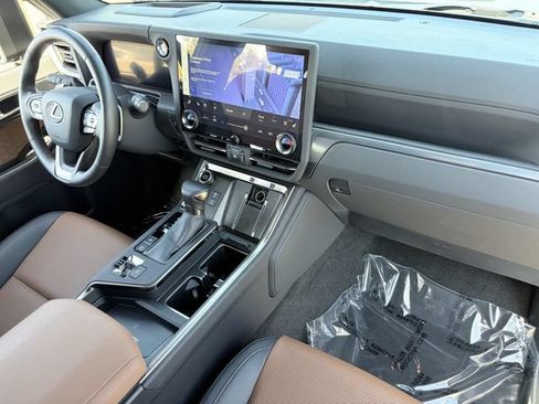 Used 2025 Lexus GX 550 w/ Cold Area Package AWD/4WD image 20