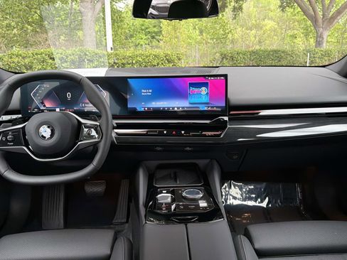 Certified 2026 BMW 530i RWD image 14