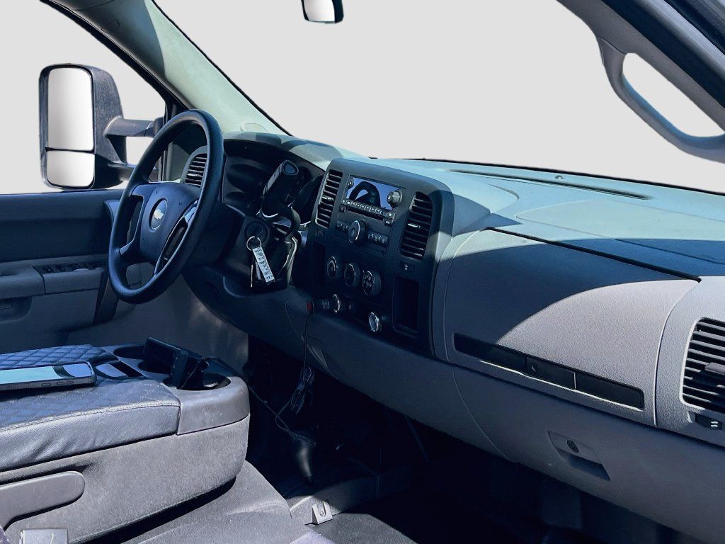 Used 2011 Chevrolet Silverado 2500 W/T AWD/4WD image 26