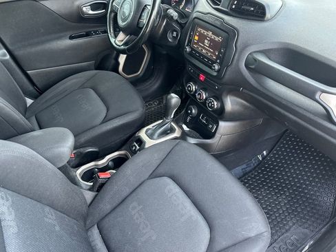 Used 2017 Jeep Renegade Latitude AWD/4WD image 16