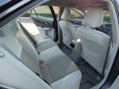 Used 2013 Toyota Camry LE image 33