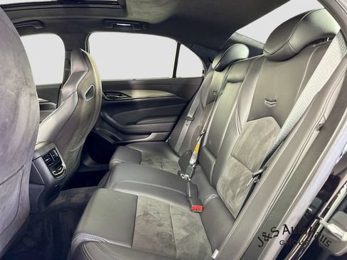 Used 2016 Cadillac CTS V w/ Luxury Package RWD image 28