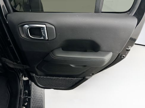 Used 2023 Jeep Wrangler Sahara image 30