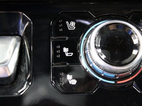 Used 2024 GMC Sierra 2500 AT4 image 64