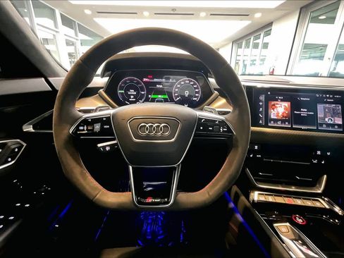 Used 2022 Audi RS e-tron GT image 6