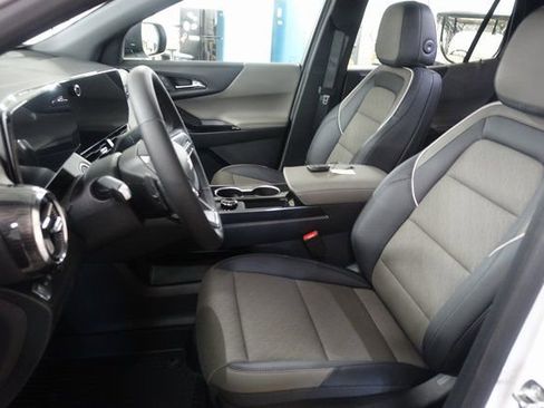 New 2026 Chevrolet Equinox LT w/ Convenience Package II image 10