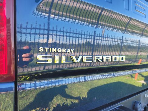 Used 2022 Chevrolet Silverado 1500 LT w/ All Star Edition Plus RWD image 7