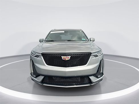 Used 2024 Cadillac XT6 Sport image 3