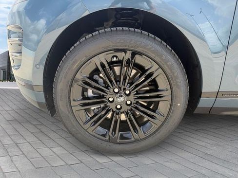 New 2026 Land Rover Range Rover Evoque Hoxton AWD/4WD image 9