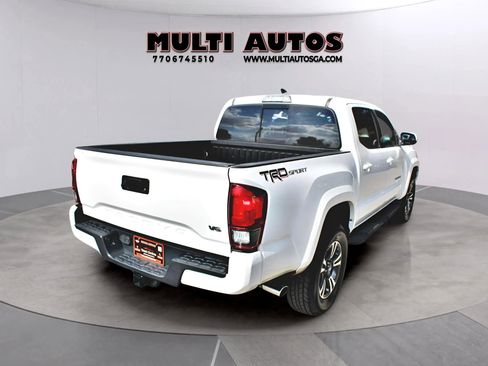 Used 2019 Toyota Tacoma TRD Sport image 3