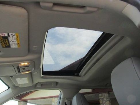 Used 2025 Toyota Highlander XLE AWD/4WD image 21