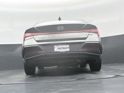 Used 2024 Hyundai Elantra Limited FWD image 41