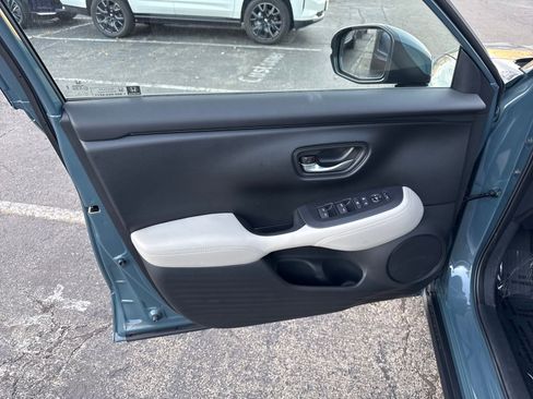 Used 2025 Honda HR-V LX image 10