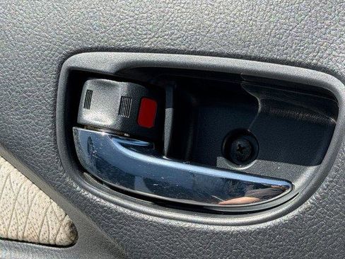 Used 2008 Toyota Yaris Sedan FWD image 8