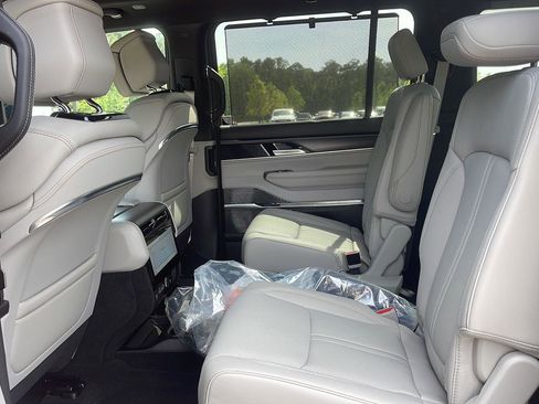 New 2026 Jeep Grand Wagoneer Summit AWD/4WD image 26