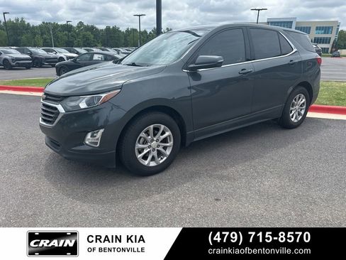 Used 2018 Chevrolet Equinox LT FWD image 2